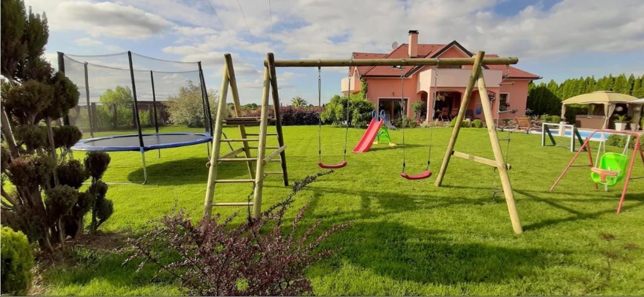 Holiday Villa Rita , Ideal For Families, Pool, Large Childrens Playground Varazdin Exterior photo